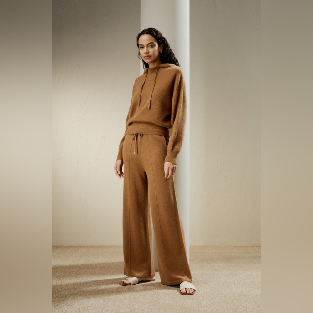 Eshe 2-In-1 Cashmere Detachable Hoodie